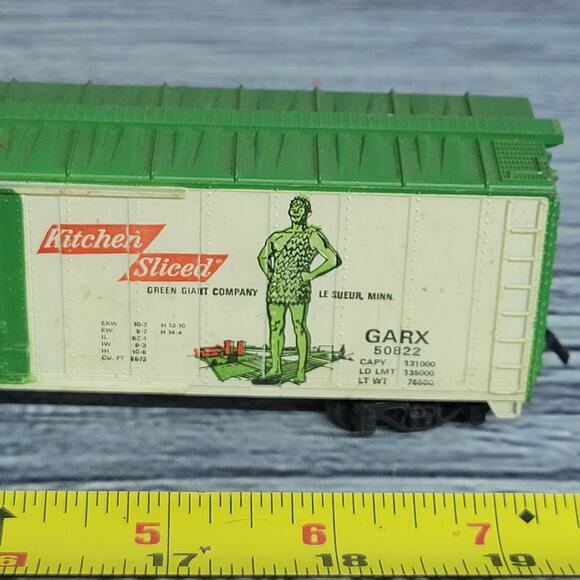 Vintage H.O scale Green Giant train boxcar green/white - Picture 3 of 9
